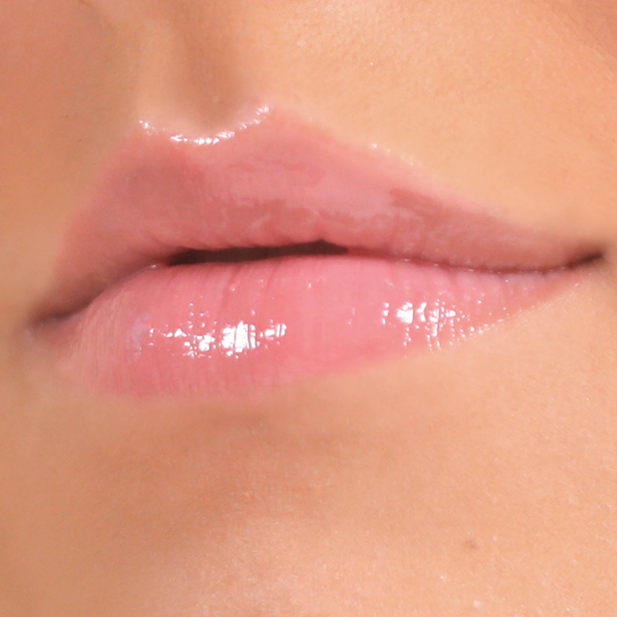 Hydrating Lip Gloss Dominique Cosmetics   StrawberryLemonade.Taylorzoomcopy 